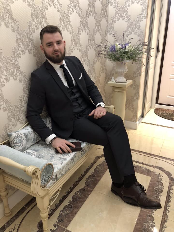 Споры по семейному праву включают в себя не только развод и раздел совместно нажитого имущества, они включают в себя также установление порядка общения с ребенком после развода, взыскание алиментов (в процентном соотношении или же в твердой денежной сумме). http://sbgrouplaw.com/uslugi/semejnoe-pravo