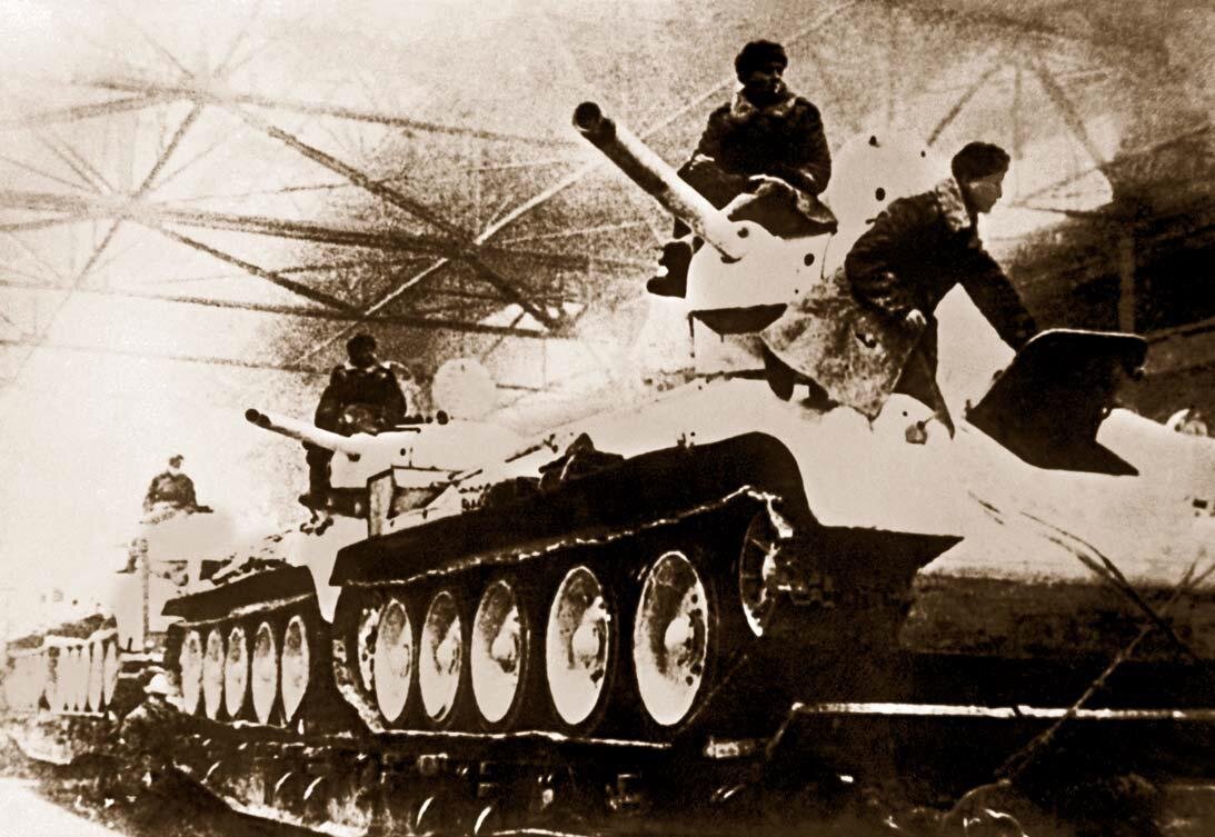 Танкострой танкоград танковая столица кузница танков. Челябинский тракторный завод танки т34. Танкоград Челябинск в годы войны. Челябинский танковый завод в годы войны. Танки т-34 на Челябинском Тракторном заводе, 1942 год
