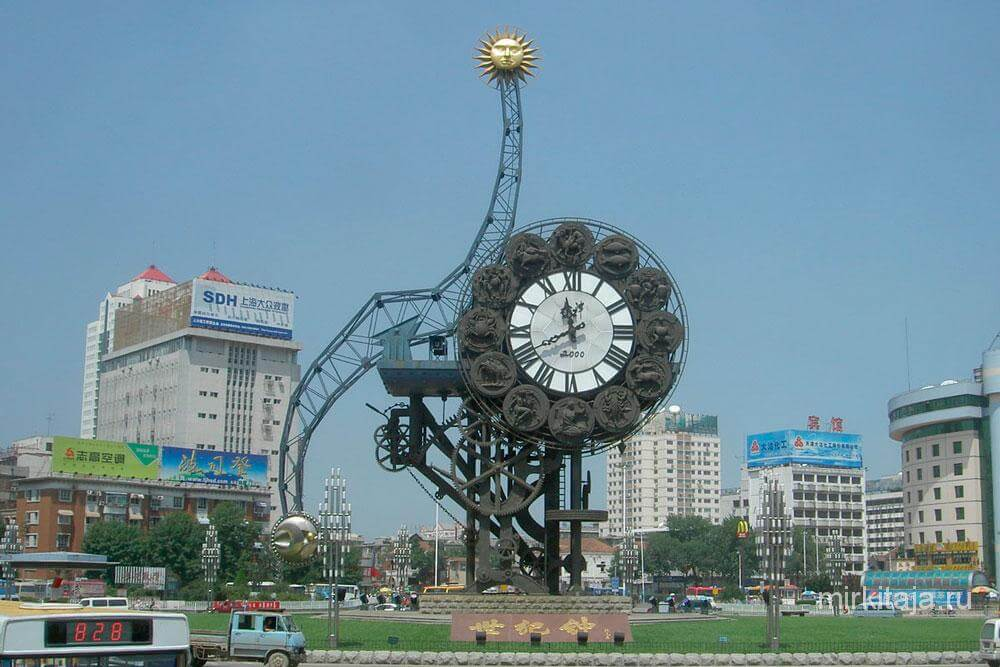 Московское время в китае сейчас. Время в Китае. Самые большие часы в мире Китай. Время в Китае сейчас. Сколько временя в китам.