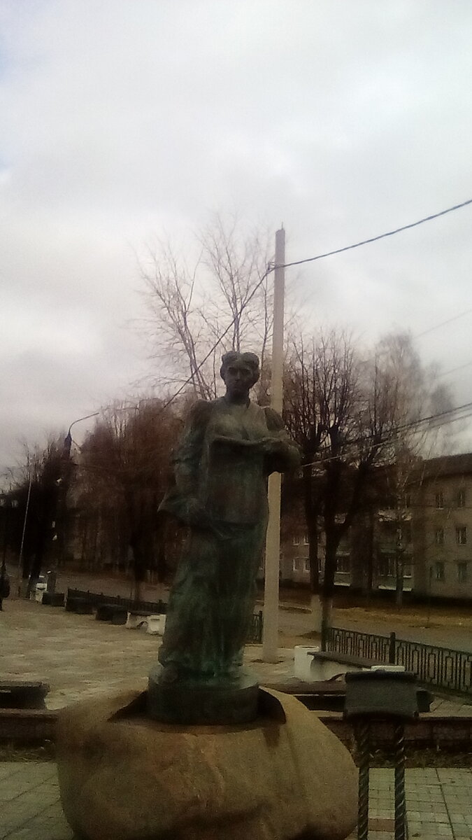 Памятник Ю.М. Кувшиновой