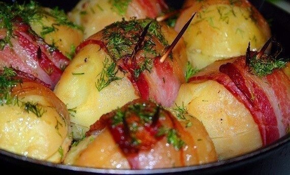 Картофель, фаршированный мясом кабана