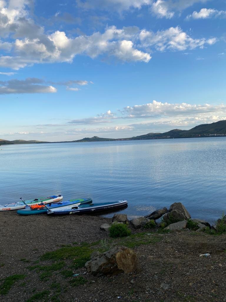 Банное превратилось у курортную зону,  это настоящая МЕККА