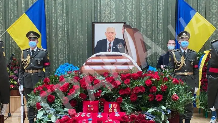 В клубе Кабмина прошло прощание с Ефимом Звягильским. Фото: "Страна"