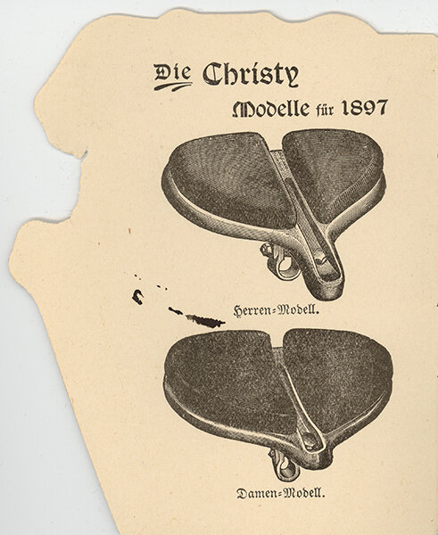 Рекламный проспект сёдел Christy 1897 года для германского рынка. Буклет имеет необычное оформление и фигурную форму.  Из коллекции Веломузея Андрея Мятиева. 