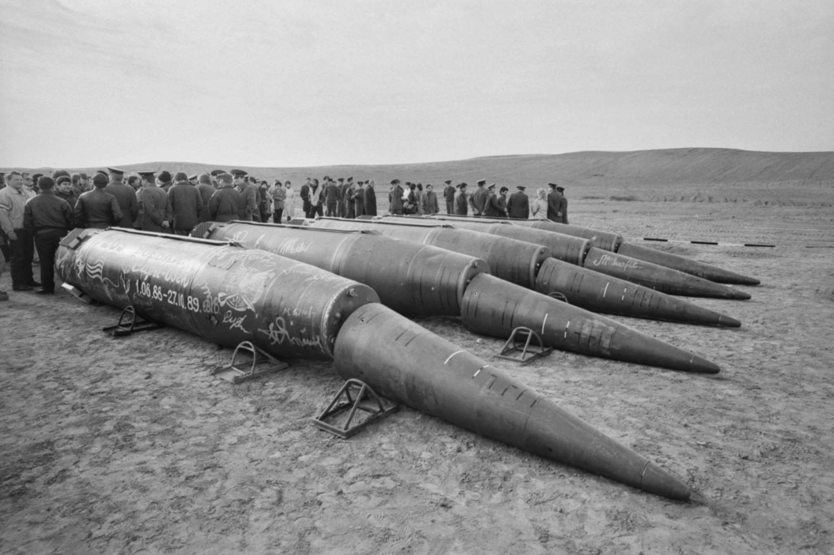 Советские ядерные ракеты. РСМД ракеты средней и малой дальности. Ядерные ракеты СССР. Разоружение ракеты. Ядерное оружие средней дальности.