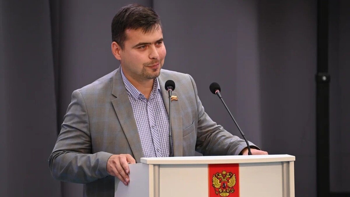     Снимать свою кандидатуру с выборов он не собирается.