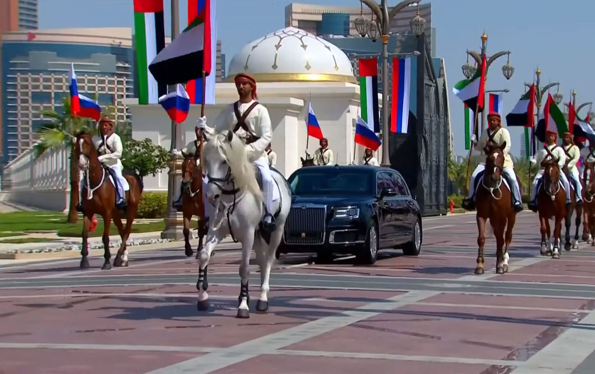 Кортеж Путина в Абу-Даби. В свободном доступе