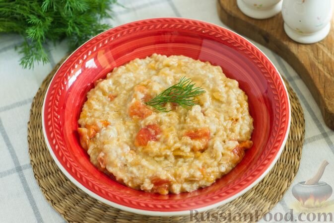 хлопья овсяные, помидоры, лук репчатый, вода, соль, перец чёрный молотый, масло растительное, зелень укропа