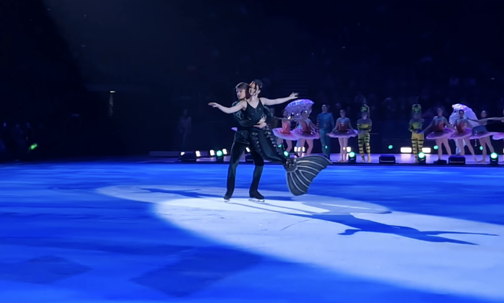 Русалочка ледовое шоу сколько длится по времени. Киркоров на ледовом шоу. Русалочка ледовое шоу сколько длится по времени. Ледовое шоу снежная королева ильи авербуха. Русалочка ледовое шоу сколько длится по времени.