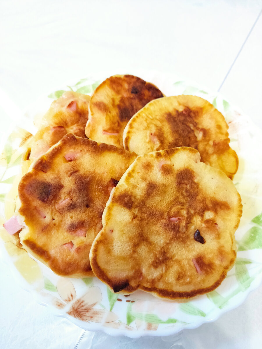 Оладьи с колбасой