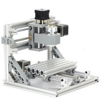 Наверное, не случайно наша страна издавна славится своими "кулибиными" - мастерами на все руки, способными благодаря смекалке и трудолюбию изготовить едва ли не из подручных средств полезные и нередко сложные механизмы и приборы - от практичных в хозяйстве бутылкорезов до газогенераторов, позволяющих автомобилю ездить на дровах в качестве альтернативы бензину.