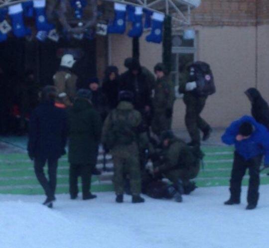 
Задержание одного из подозреваемых в нападении. Источник: телеграм-канал Mash