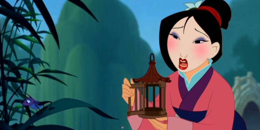 Также "Дисней" известен тем, как "свободно" он обращается с исходным материалом. Иногда такой подход удачен, так как кровавые и жестокие моменты историй лучше не упоминать, чтобы не шокировать неокрепшие умы, но временами такой подход - "выходит боком". 