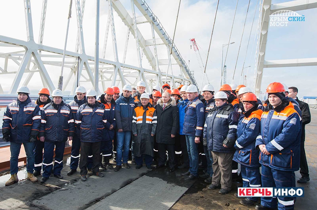 Собрано более 150 тысяч из 250 тысяч тонн металлоконструкций пролетных строений (под автодорогу – на 100 %).