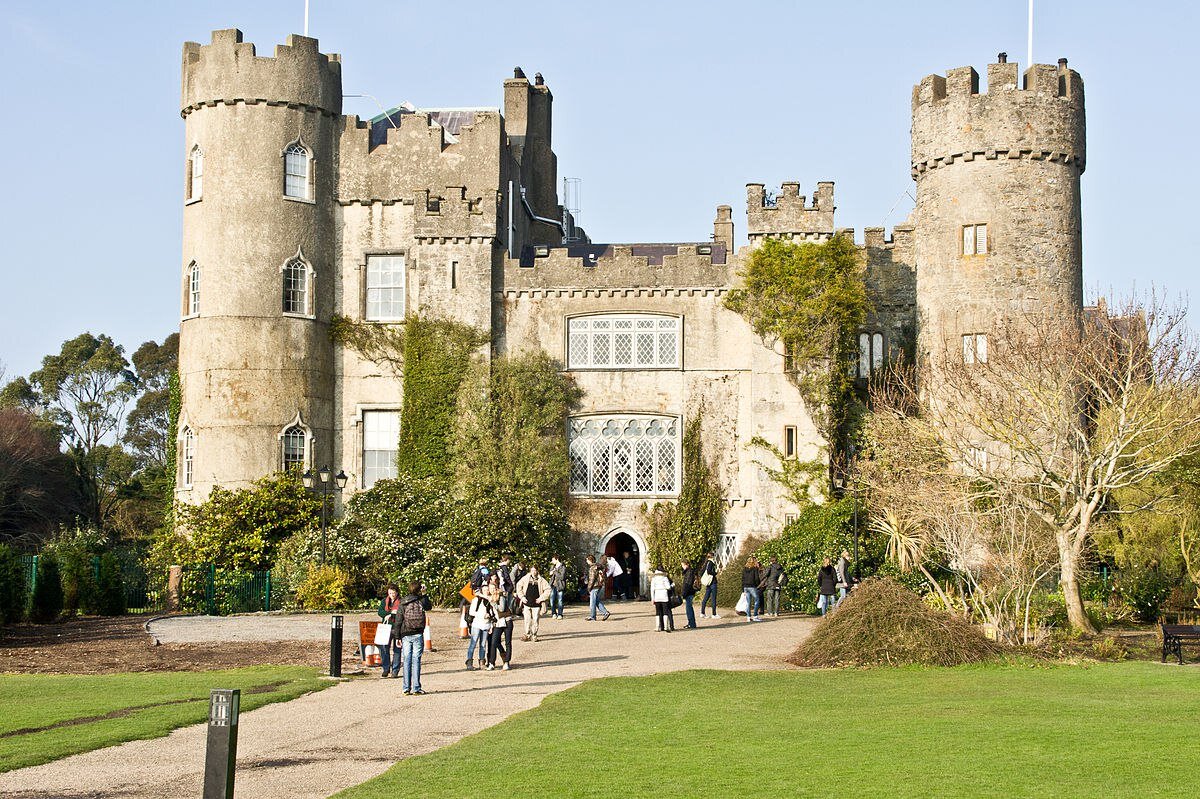 замок Малахаид ( Malahide Castle)