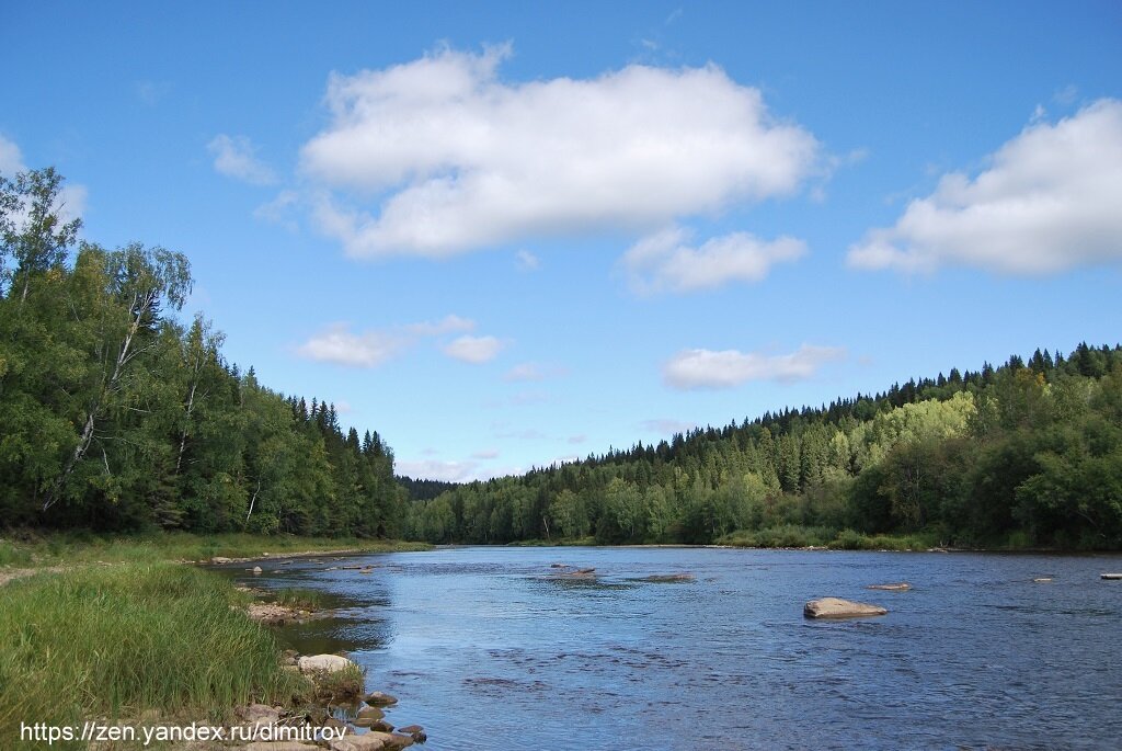 Дорога к Столбам идет вдоль реки Усьва