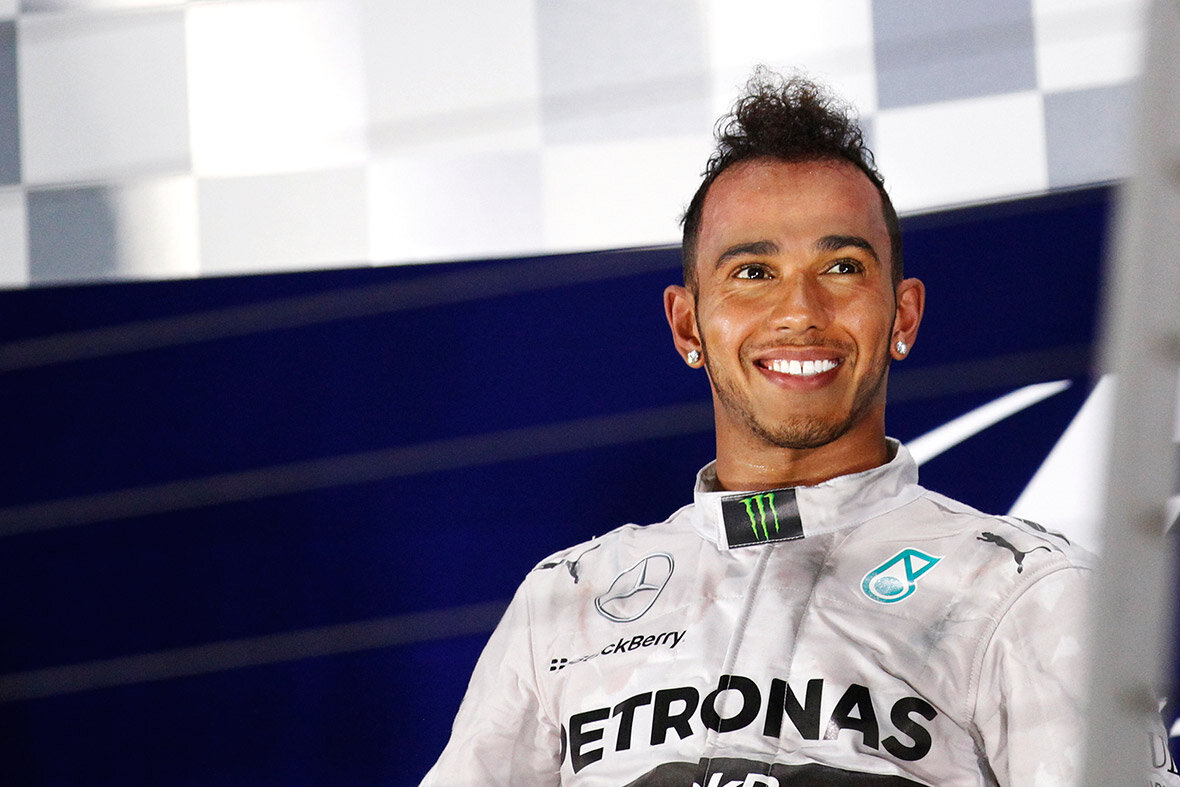 Льюис Хэмилтон. Левис Хамильтон. Lewis Hamilton Sad. Lewis Hamilton логотип.