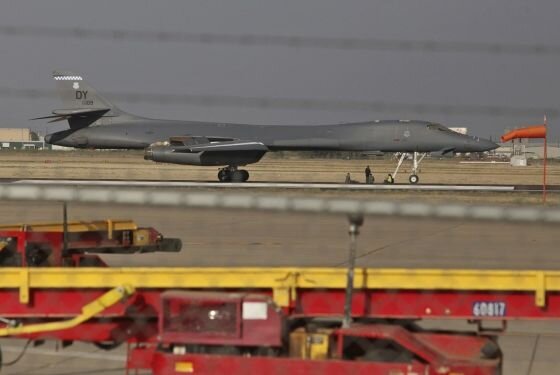B-1 Lancer после аварийной посадки 1 мая аэропорта в Мидленде Midland International Air and Space Port, штат Техас. (Фото: Джейкоб Форд).