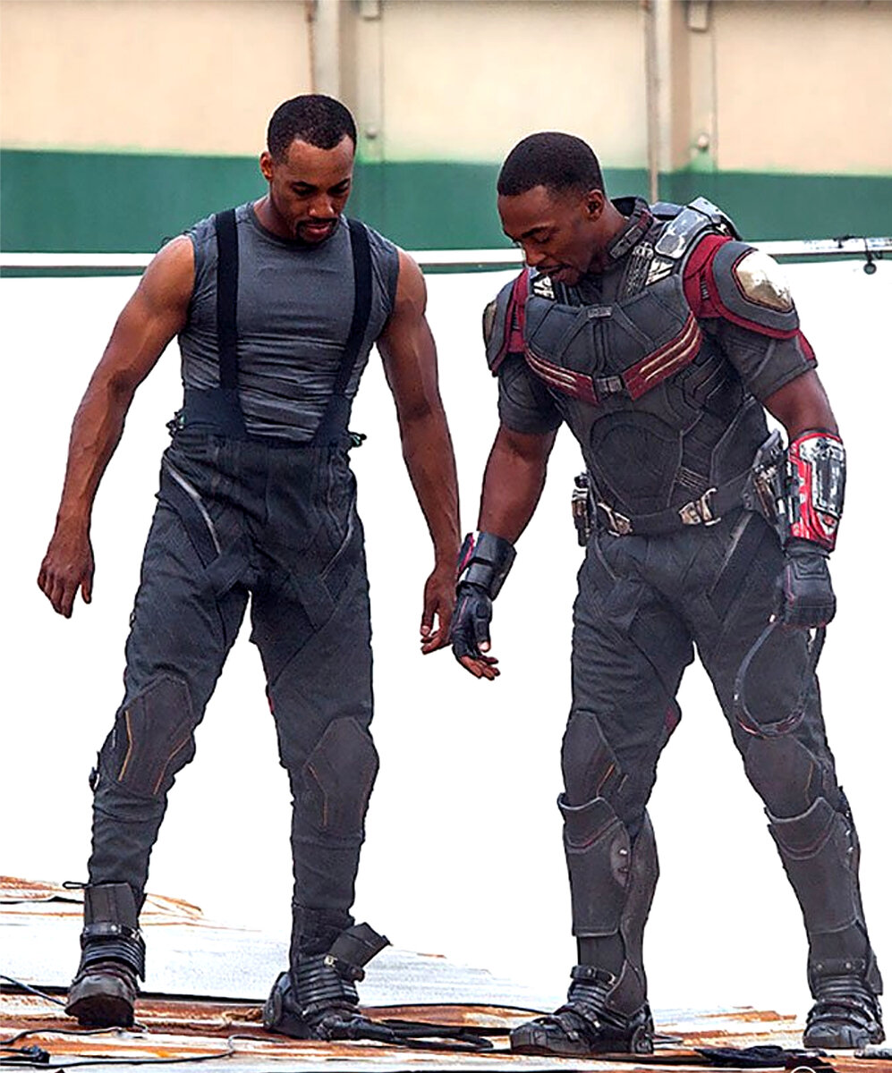 Энтони Маки в роли Сокола и дублировавший его Аарон Тони