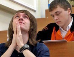 Что говорить о зачетах, ежегодных экзаменах и государственной аттестации, которые даже для круглых отличников являются стрессом, а двоечников вообще повергают в ступор и мандраж. Среди всевозможных методов для получения высокого балла студенческие приметы-запреты занимают особое положение — их стараются придерживаться даже самые пресловутые везунчики.