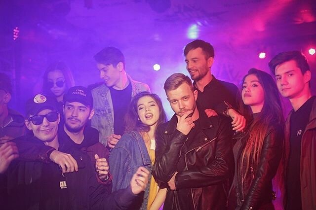 Парагрин и девушка райтрауна. Артем селиванов райтраун. Райтраун развелся с женой 2023 почему. Райтраун плант. Studio 21 райтраун.