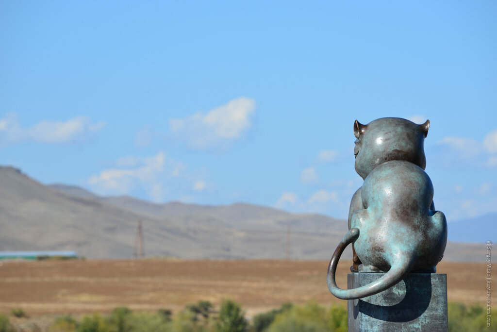  
Это про Кызыл, или про Красный город, именно таков смысл названия в переводе с тувинского. Так чем же славится город?
