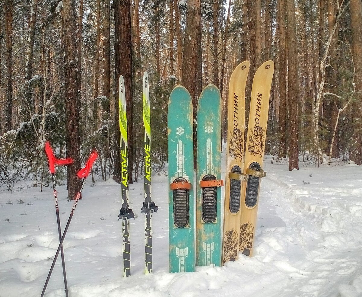 Вездеходные, самодельные лыжи для прогулок по заснеженным местам и охоты.