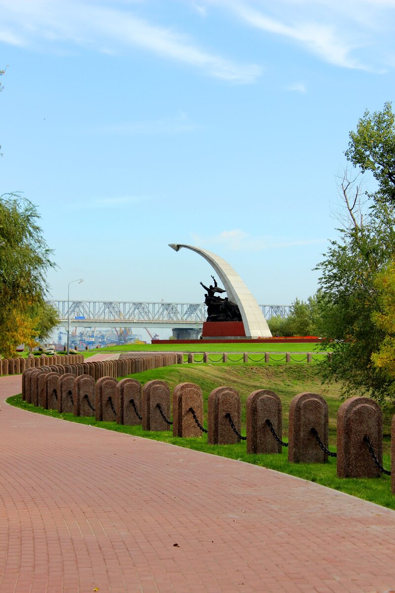 Дона роща. Кумженская роща Ростов-на-Дону. Парк Кумженская роща. Мемориал Кумженская роща. Памятник Кумженская роща Ростова на Дону.