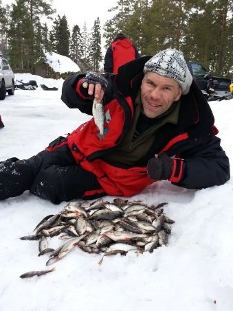 На Клинцовских водоемах Брянской области состоится состязание по рыбной ловле. 16 марта порыбачить сможет любой желающий: хоть начинающий рыбак, хоть рыбак профессионально занимающийся рыбалкой. 
Кстати, Николай Валуев уже взял за основу оповещать о подобных событиях в своем микроблоге. Причем, Валуев рассказывает, что рыбалка пройдет масштабная и грандиозная.

Как пишет у себя в микроблоге депутат: «дорогие мои друзья. Я буду ждать Вас на рыбалке в городе Клинцы. Все вместе порыбачим. Потом поедим вкусной ухи из нашего улова. Не откажем себе в шашлычках. Ну и, конечно же, пообщаемся и проведем время с пользой».

Отметим, что гвоздь соревнования не знаменитый гость, а умение ловить рыбу на мормышку. А бороться рыбаки будут за кубок правительство Брянской области