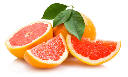  В Американском исследовательском центре ожирения и метаболизма ученые выяснили, что употребление трех стаканов грейпфрутового сока в день помогает сбросить в среднем 1,5 кг за месяц, не меняя рацион. В этом фрукте содержатся химические элементы, снижающие уровень инсулина, что приводит к сжиганию жира. 