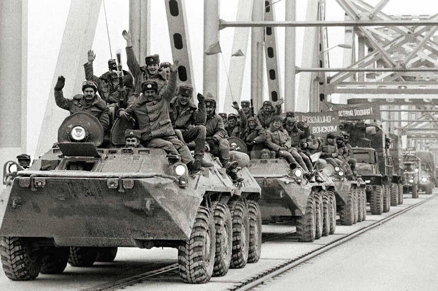 В 1979 году советские войска вошли в Афганистан. На 10 лет СССР был втянут в конфликт, который окончательно подорвал его былое могущество. «Эхо Афгана» слышно до сих пор.
