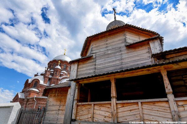 Троицкая церковь, стоит с 1551 года, с самого начала