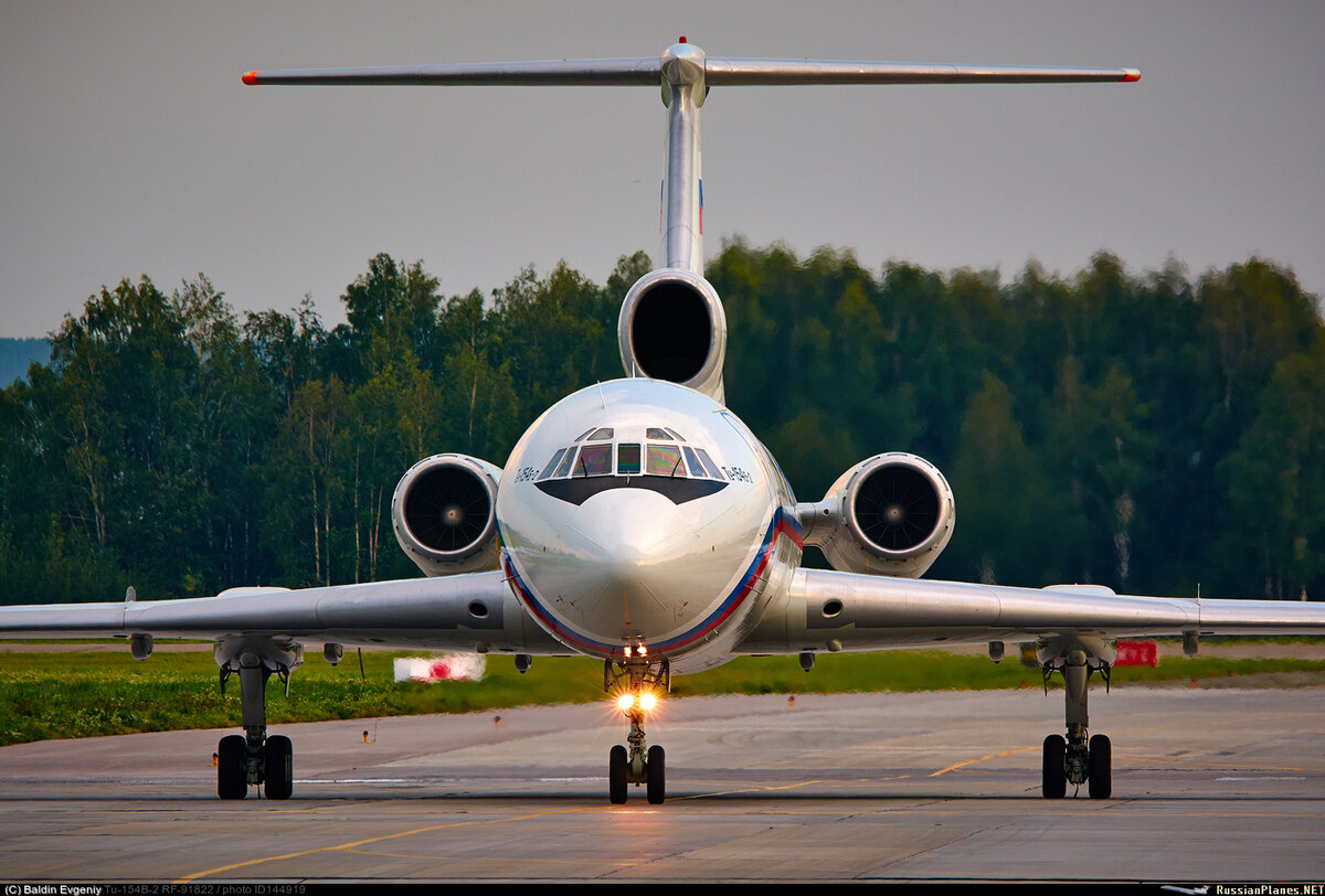 Фото: Ту-154 Б-2: https://russianplanes.net/images/