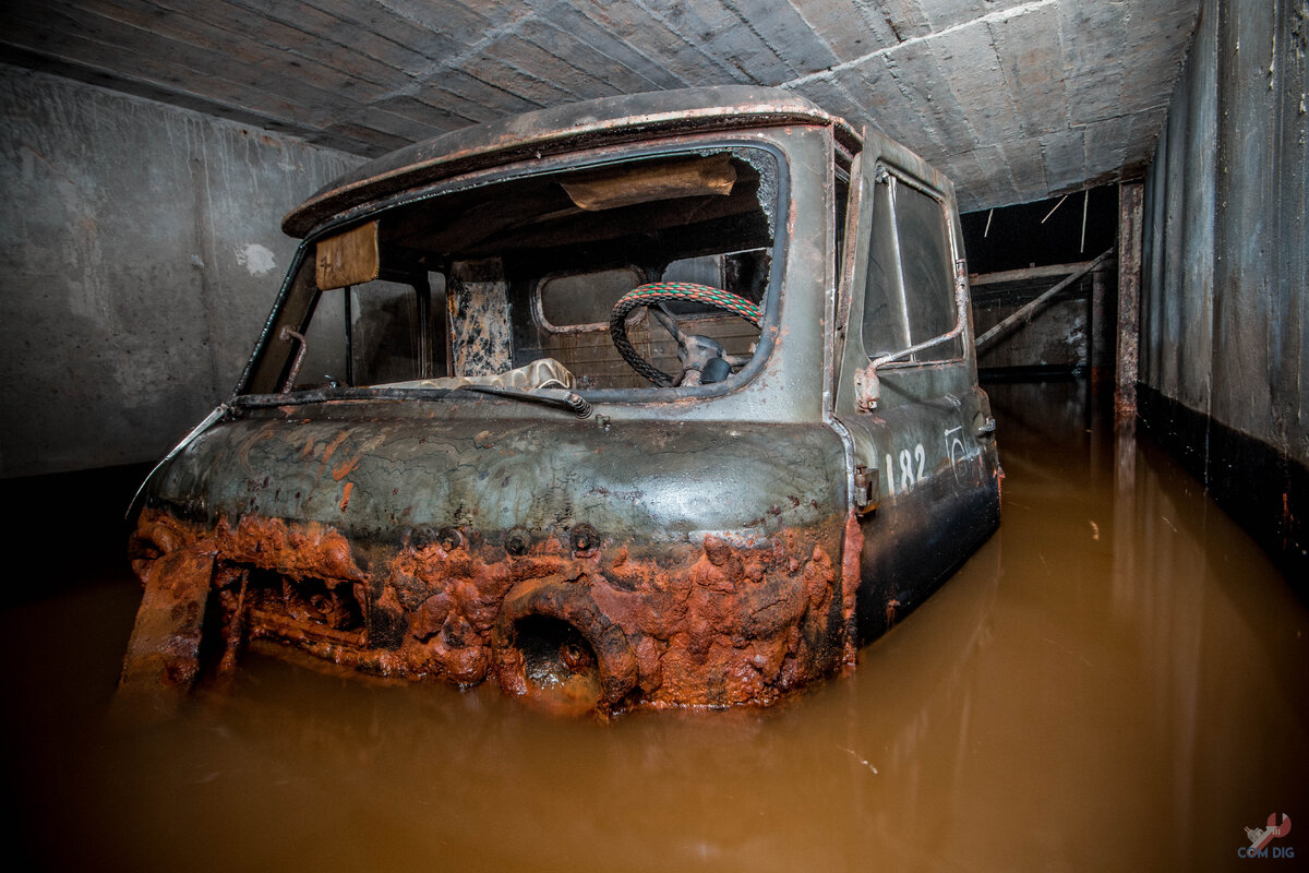 Раздолбанный автомобиль