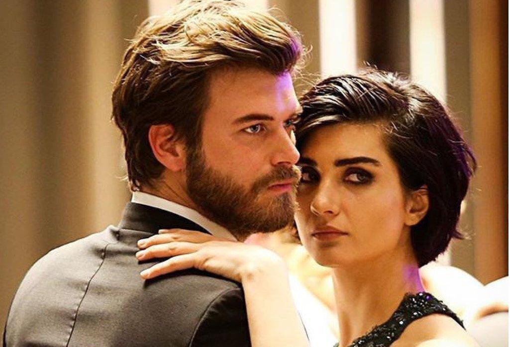 кадр из сериала "Отважный и красавица"