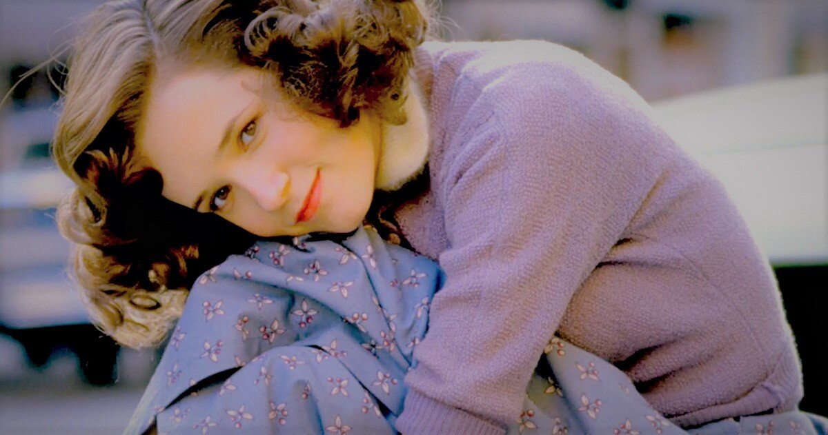 Лоррейн Бейнс.