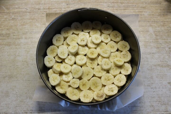 Творожная запеканка с йогуртом и бананом