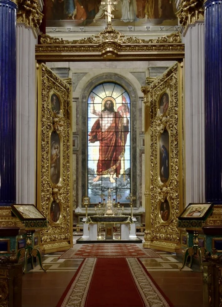 Фото: Алтарный образ Исаакиевского собора с изображением «Воскресения Христова», 1844 г, автор эскиза Г. М. фон Хесс, «Заведение живописи на стекле» при Королевской фарфоровой мануфактуре, Мюнхен