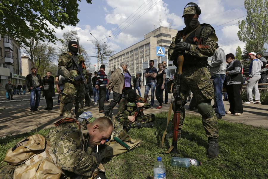 Славянск украина боевые действия. Ополчение в Краматорске 2014.