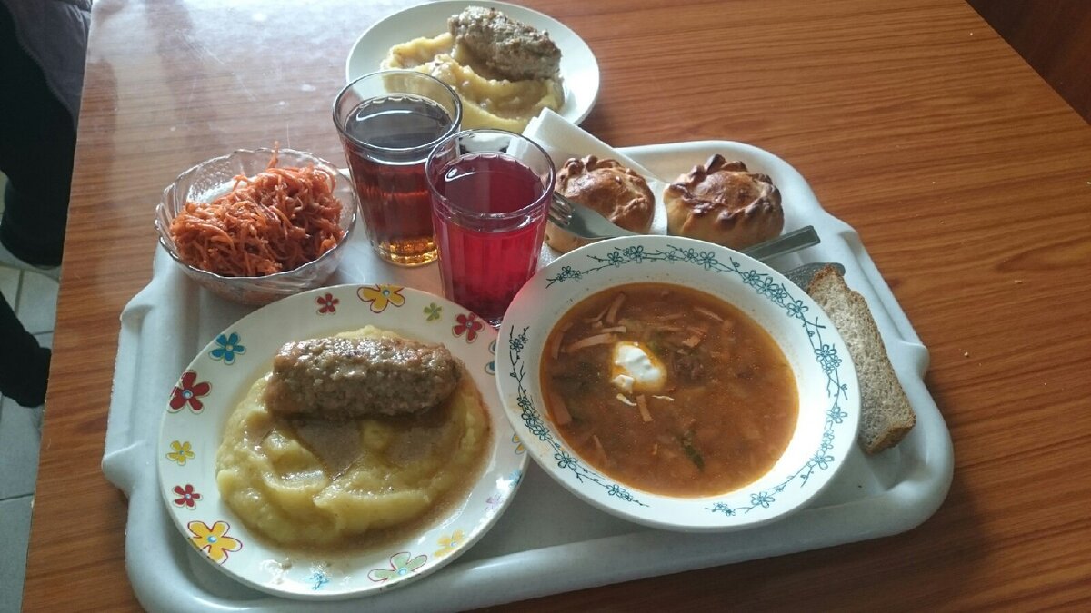 Сколько в студенческой столовой обед. Как кормят в столовой колледжа. студенческие столовые в колледже города кемерово.