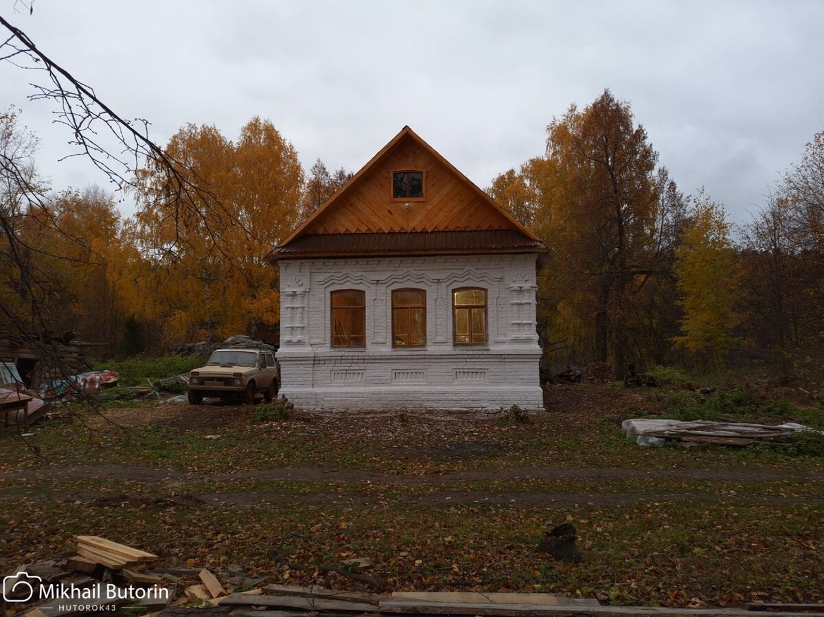 Около дома прадеда исчезла ветхая постройка. За день «раскидал» старую баню  | Вятский Хутор | Дзен