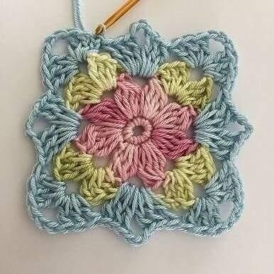 К этому мотиву нет схемы. Мне лично понятно и так, но если вы не можете понять, напишите в комментариях, я нарисую от руки. 