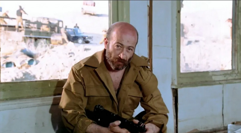 кадр из фильма "Чтобы выжить"