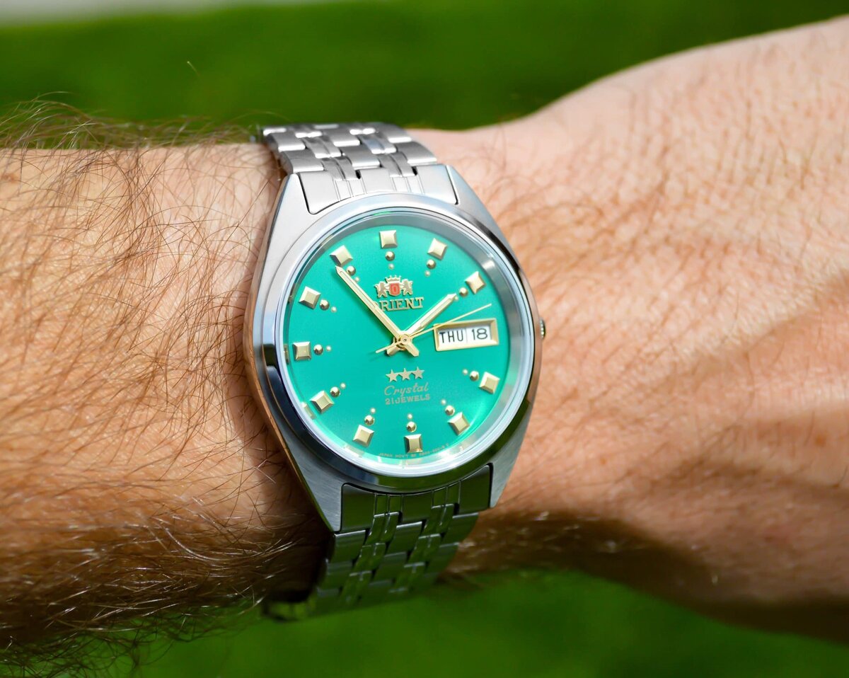 Первые часы в подборке - культовые Ориент "Три Звезды"