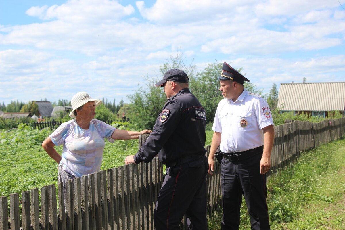 Полиция на даче