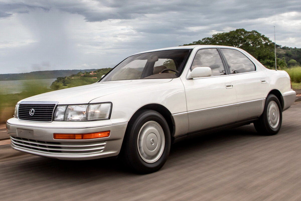    Историки Toyota настаивают — только Lexus стал по-настоящему успешным в США. Не станем спорить, пусть заслуги LS400 обычно многократно приукрашиваются
