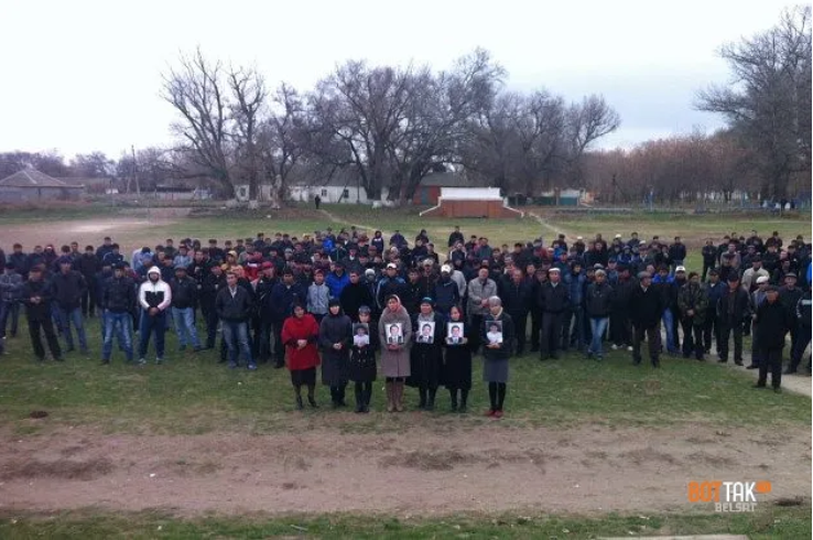 Митинг в родном селе Эрадиля Асанова после его убийства. Село Калининаул, Дагестан. Фото предоставлено семьей Асанова