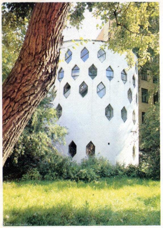 Вид дома Константина Мельникова в 1980-х