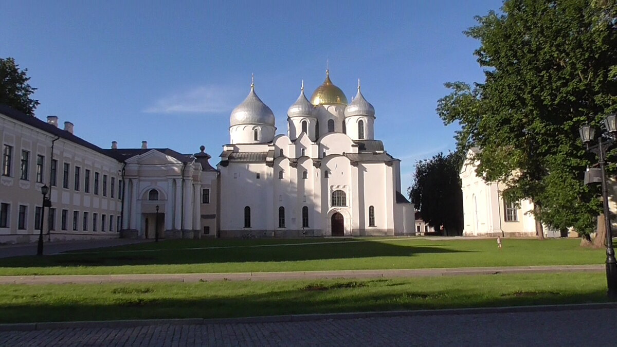 Классический открыточный вид собора