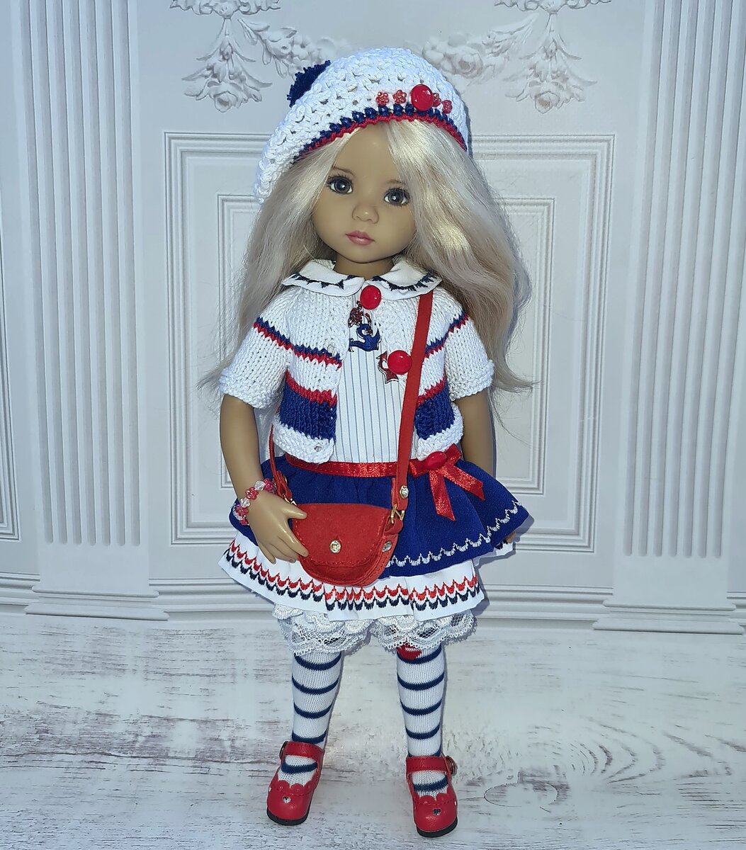 Этот наряд был задуман на куклу Paola Reina, но он отлично подошёл Little Darling.